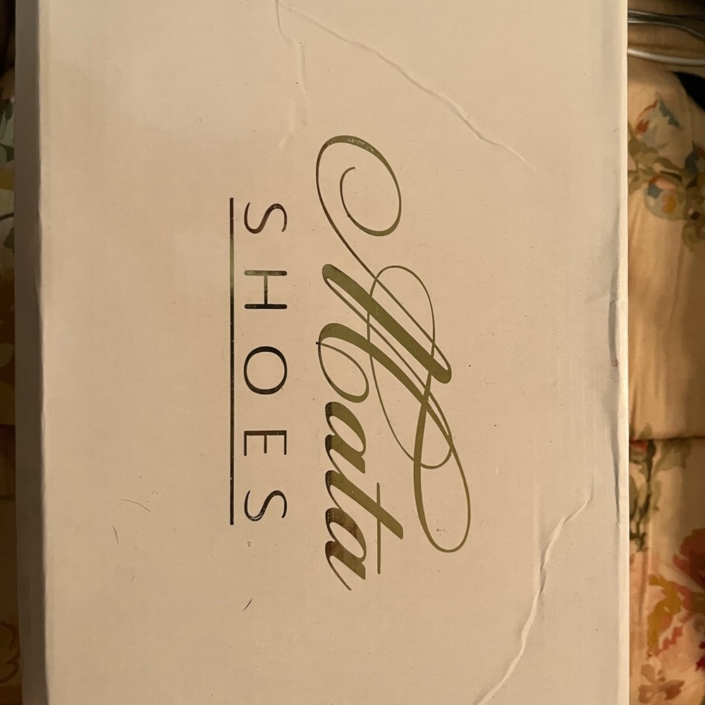 Cow print shoes size 10 new